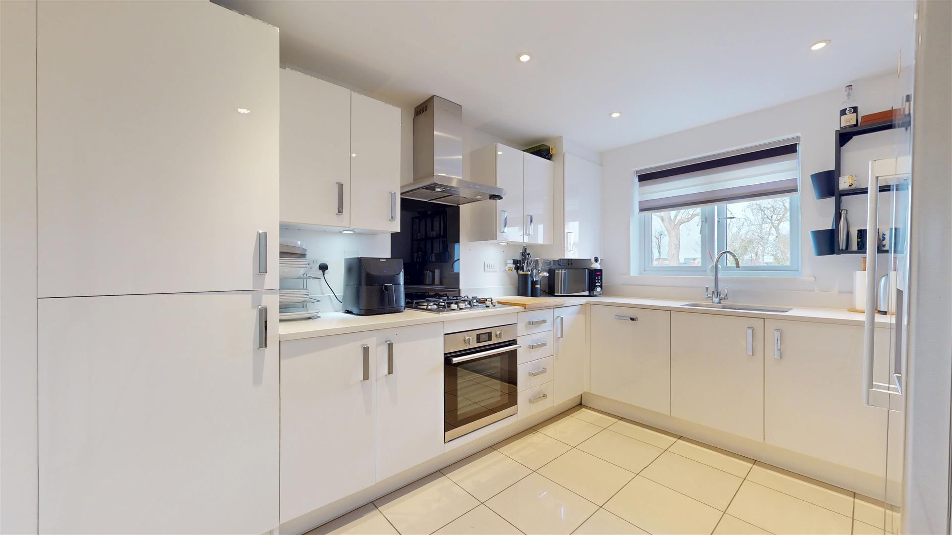5 bed property in Friesland Avenue, Milton Keynes